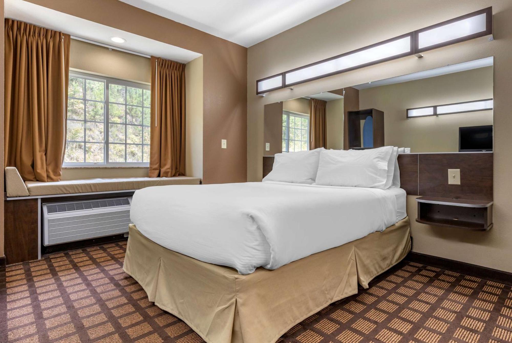 Hotel Microtel Inn&suites Dillsboro/sylva 2*